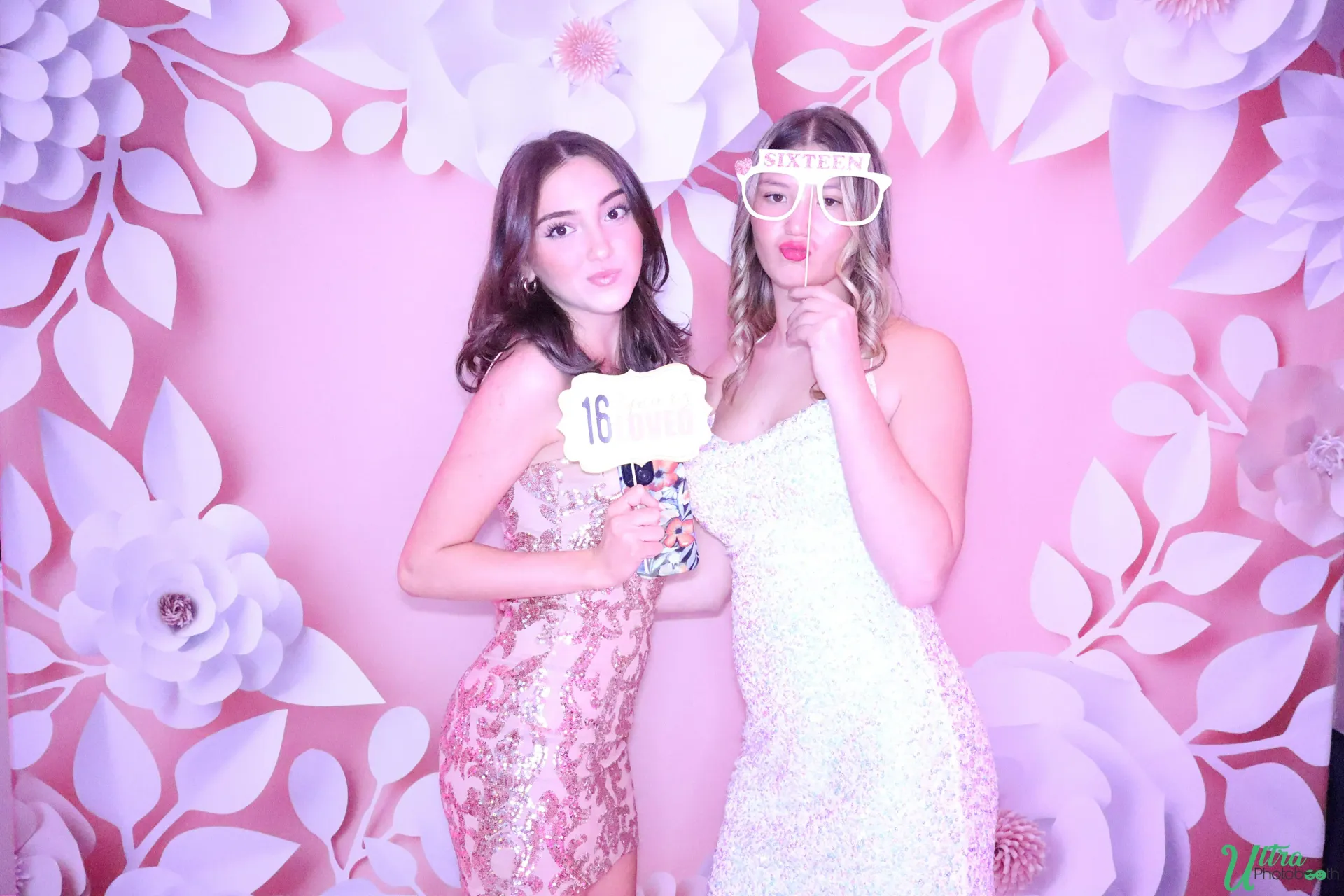 Happy guests using the Traditional DSLR Photo Booth at an event - Image 4