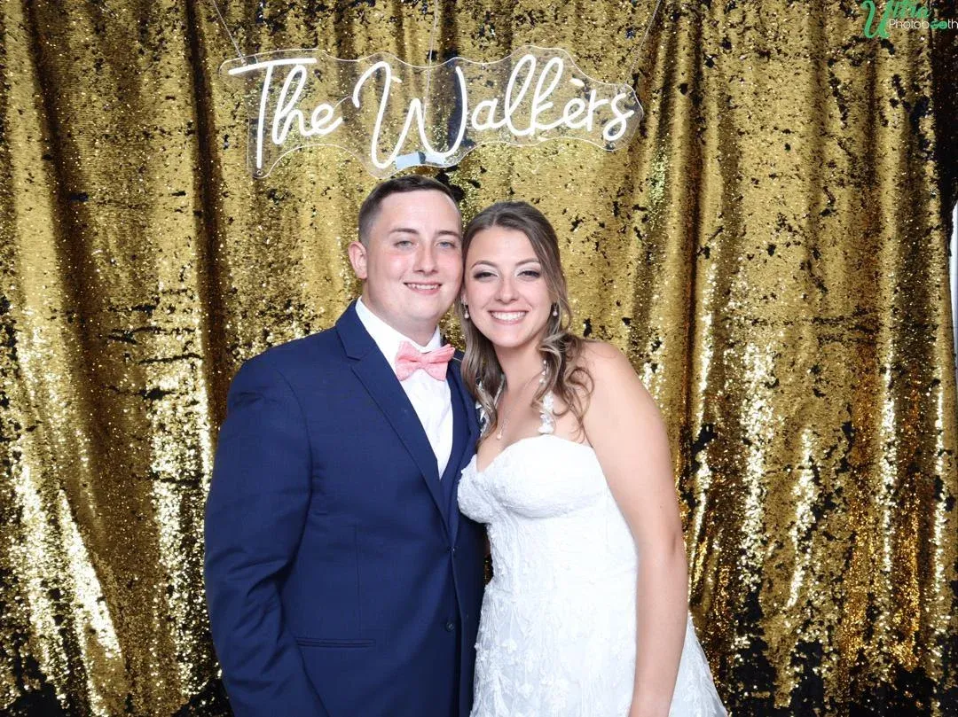 Happy guests using the Traditional DSLR Photo Booth at an event - Image 12